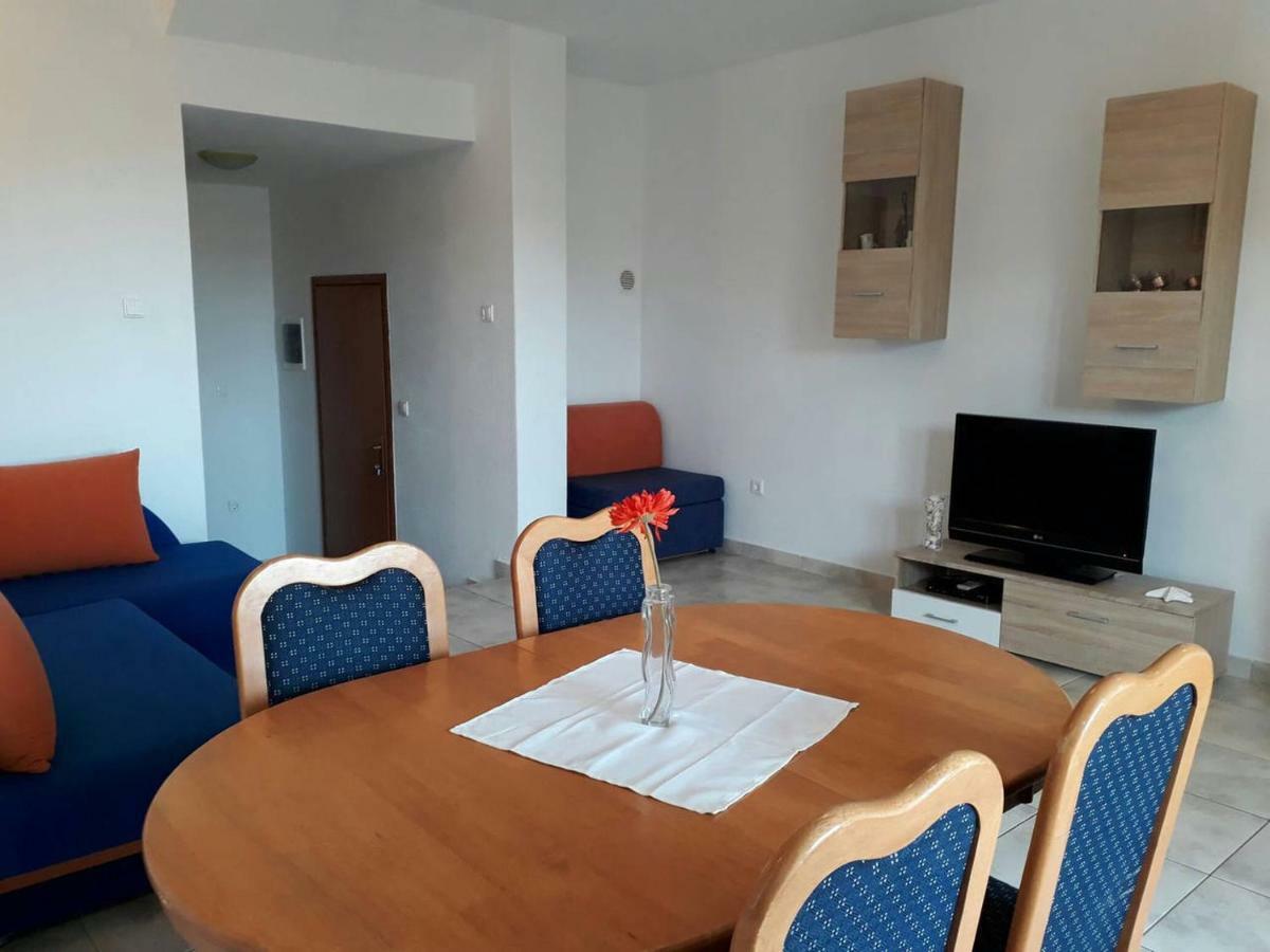 Apartments Golub Cesarica Luaran gambar