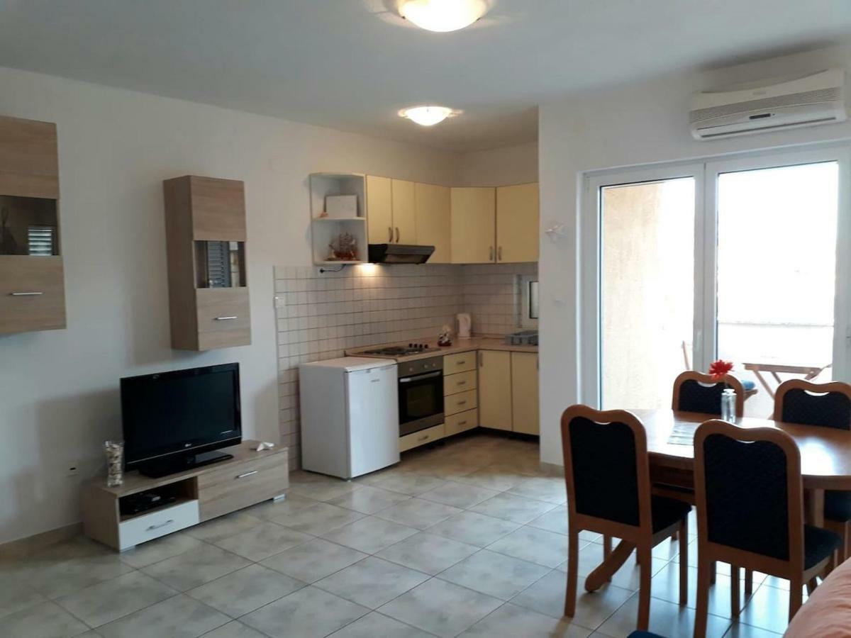 Apartments Golub Cesarica Luaran gambar